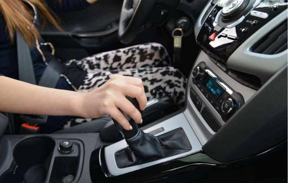 最霸道激情的6款手动挡汽车推荐快上车,老司机带你体验驾驶的乐趣