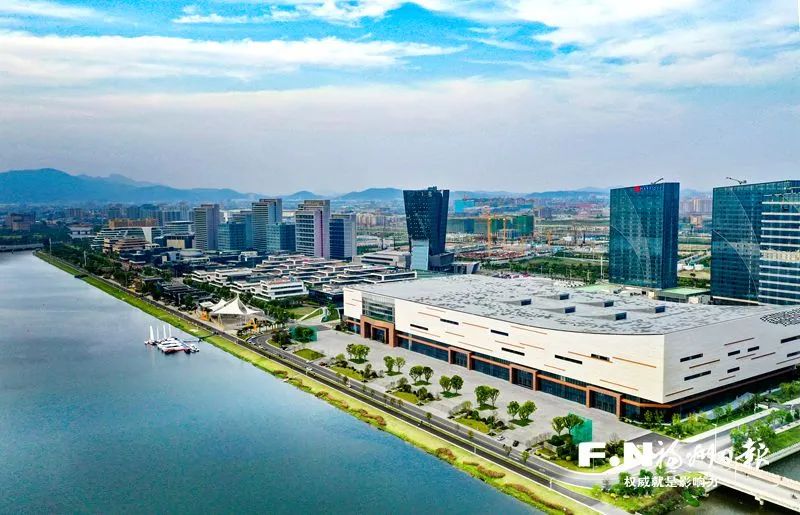 CRR百图斩｜定位重奢的福州万象城开业，榕城商业能级跨上新台阶