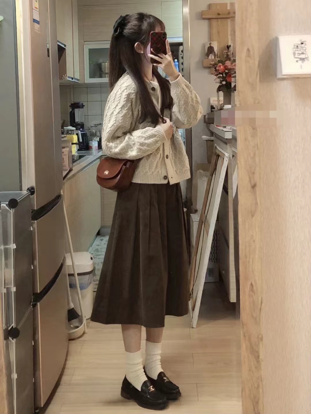 灯芯绒半身裙秋冬怎么搭配,灯芯绒碎花半身裙秋冬