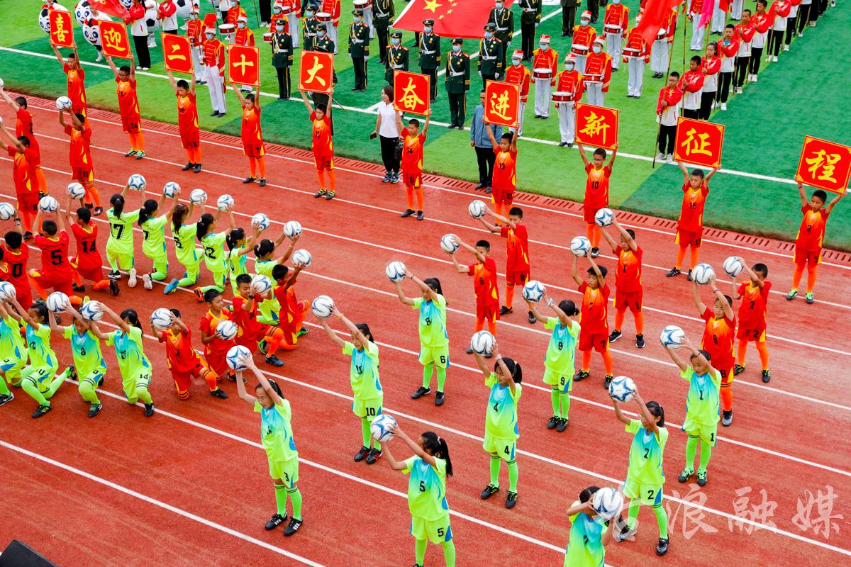 古浪城关第三小学足球比赛,古浪县足球联赛开幕式表演