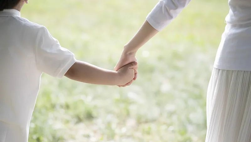 儿子遇校园霸凌，被群殴辱骂、掏*处私**，妈妈上演“反霸凌教科书”