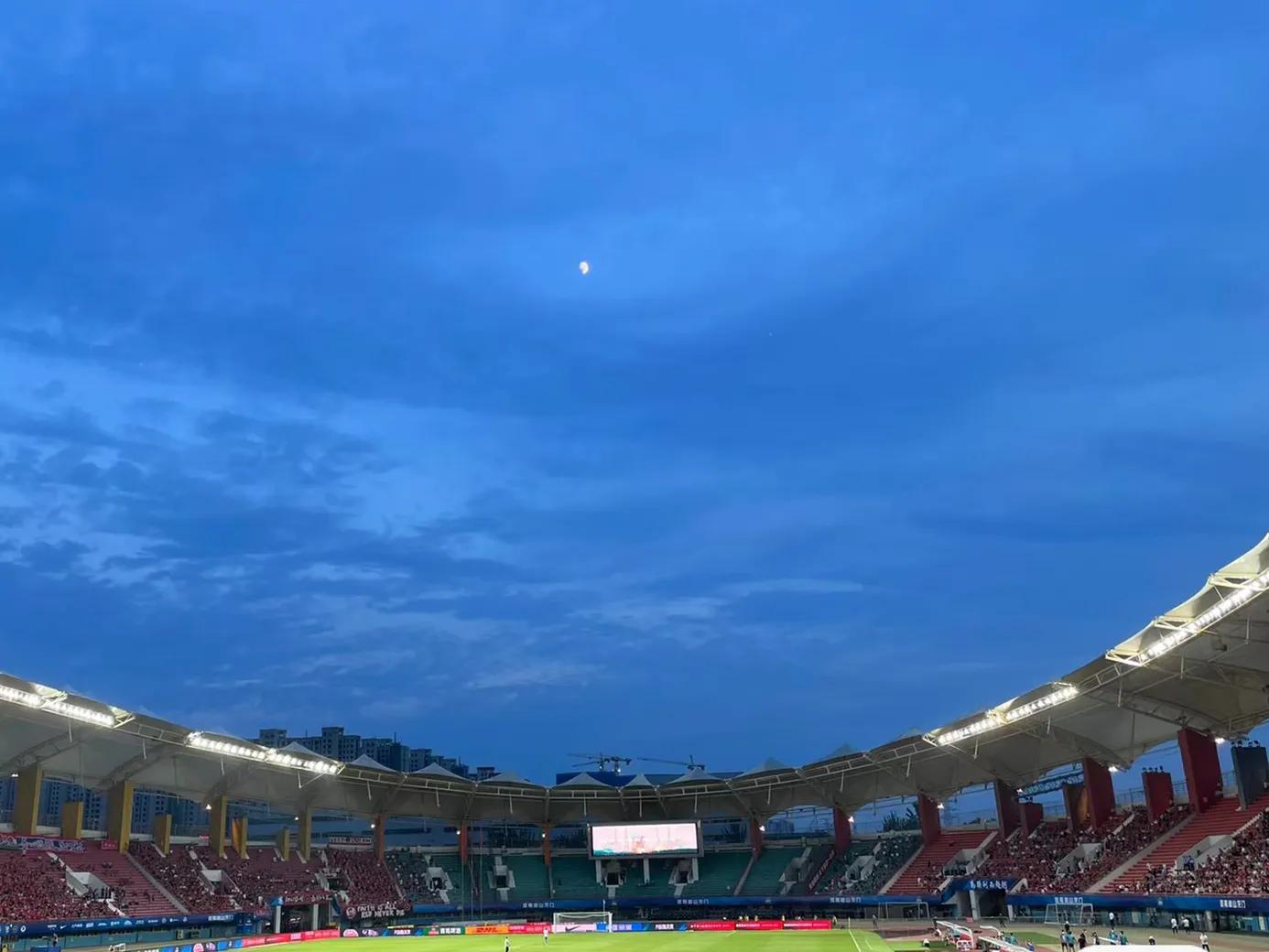 元旦假期开着大唐打卡郑州（河南建业）航海体育场