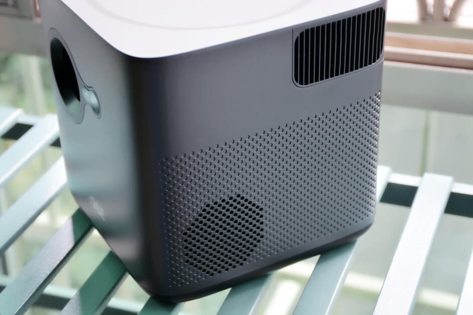 外地打工有必要买投影仪,外地打工买个电视机还是平板电脑