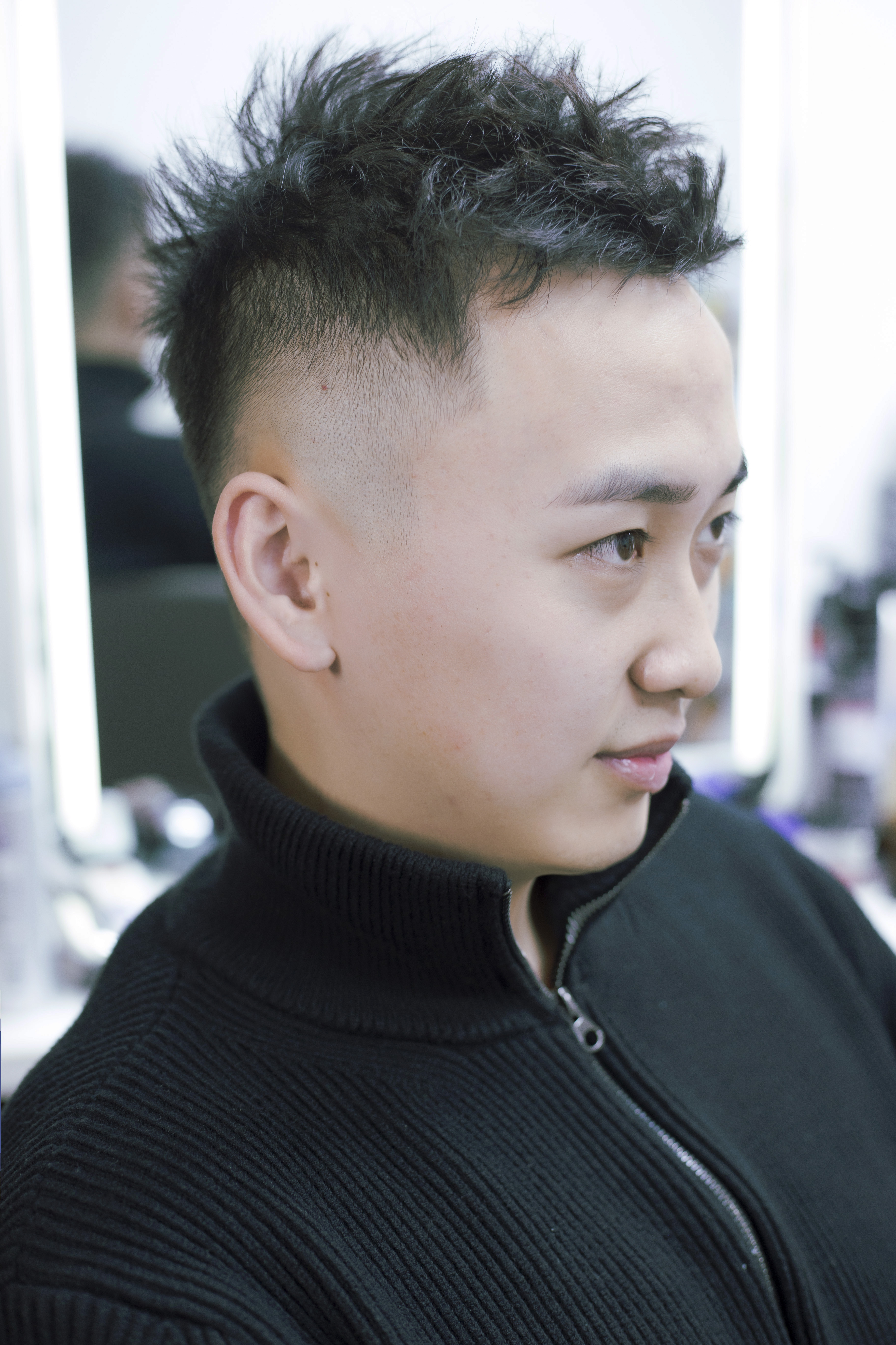 高发际线发量稀疏发型,发际线高头发稀疏掉头发怎么拯救