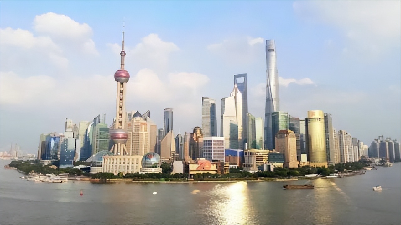 华人女兵在美军舰上干什么,美军华裔女兵向中国海警喊话