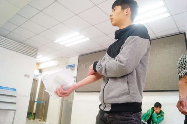 第一次见网友我好开心,第一次见网友的后果