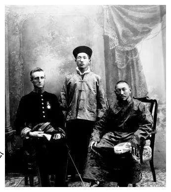 *藏西**首次足球教育的生与死