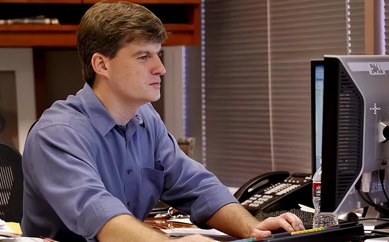 中方抛售千亿美债,做空华尔街对中国影响