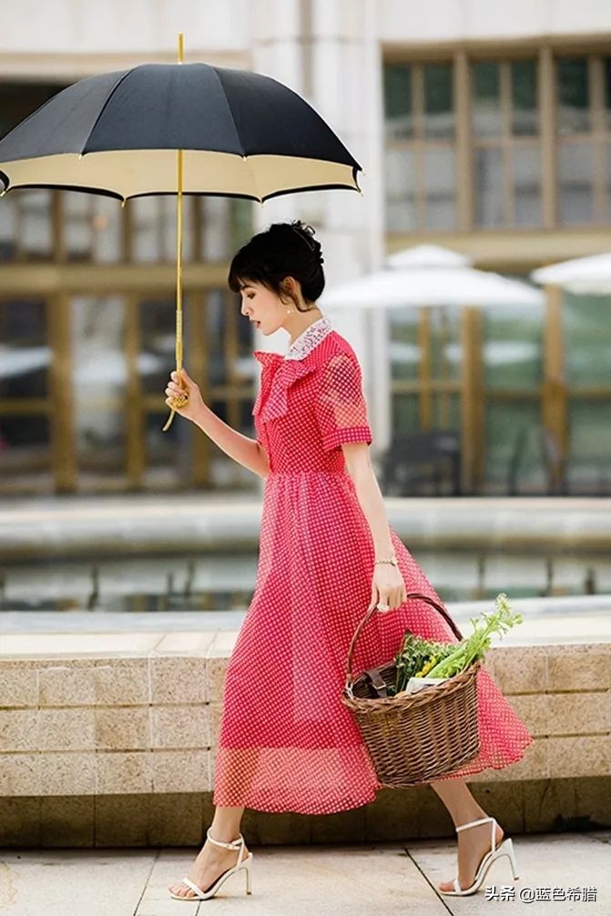 中年妇女冬季拍照摆姿势的技巧,拍照怎样摆好看的中年妇女pose