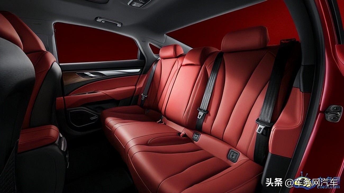 国产中型轿车新款奔腾b70值得买吗,一款车如何俘获人心且看奔腾b70