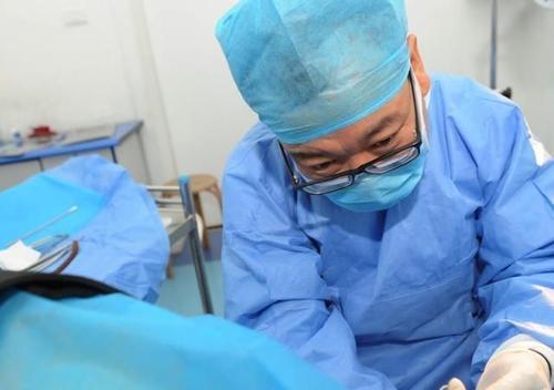 妇产科男医生面对女性隐私部位时，会觉得尴尬吗？护士说出实情