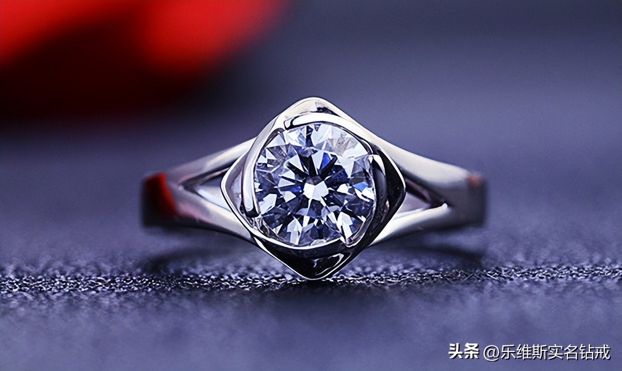 结婚戒指谁买比较常见？必须要男方出资购买吗？