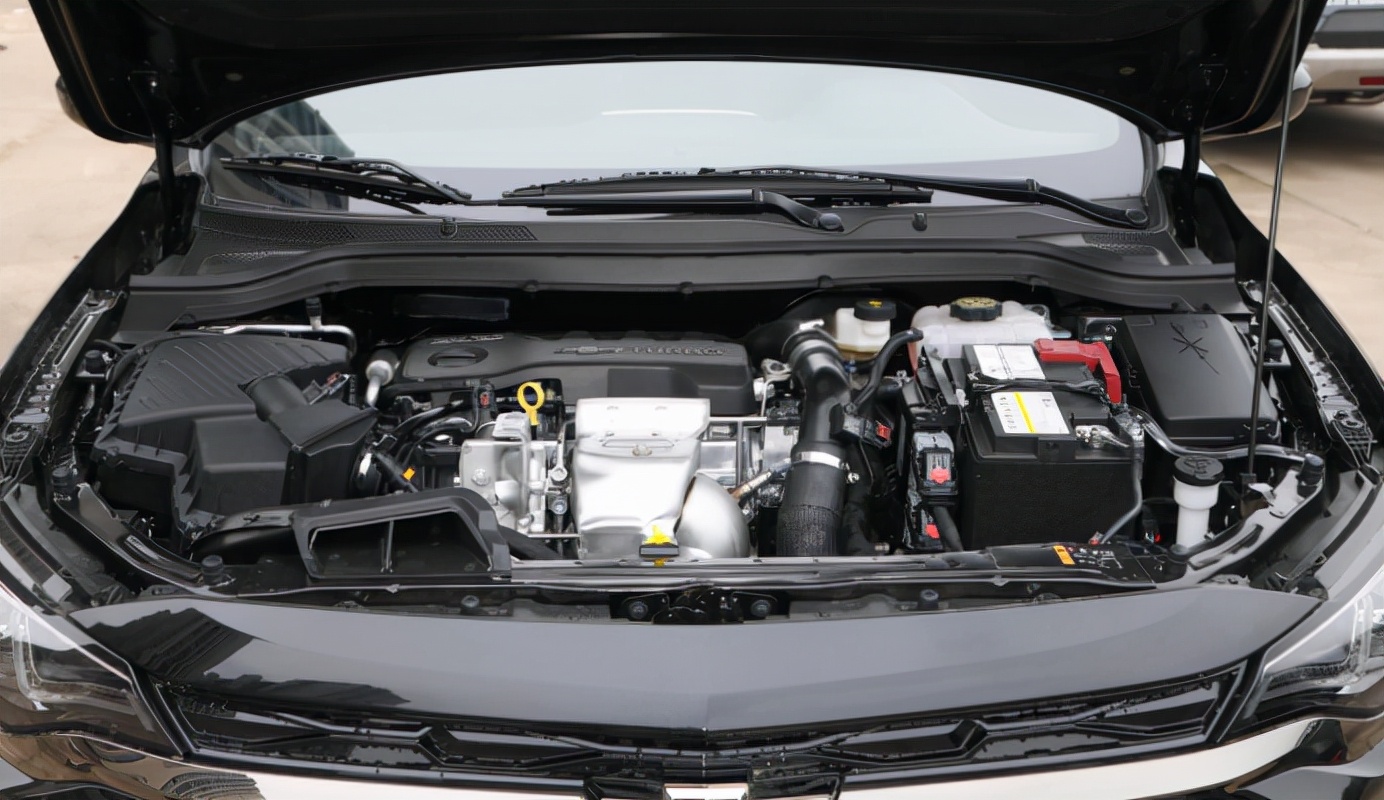 新手第一辆车家用车怎么选,想买舒适省油的轿车绕不开这三款