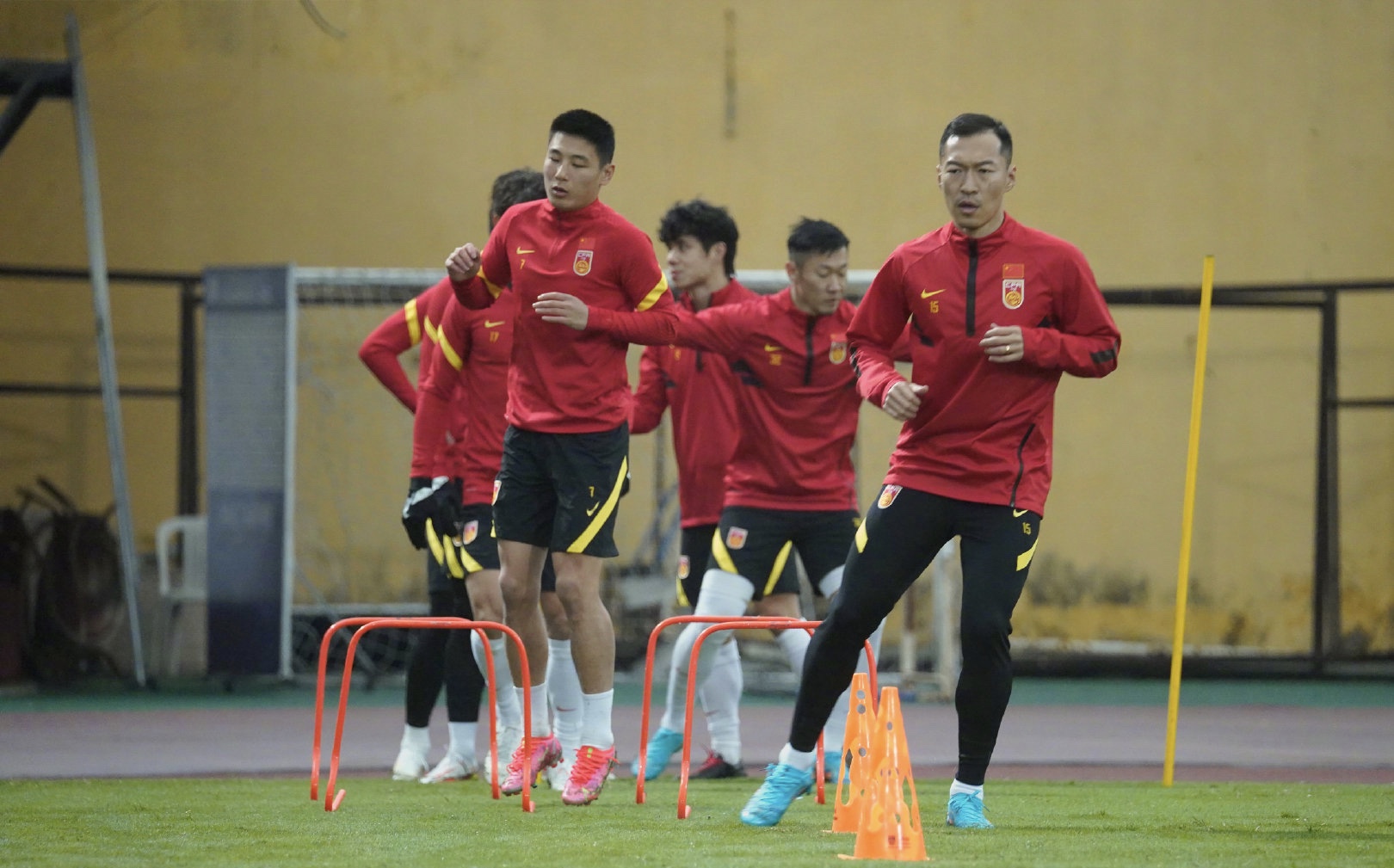 吹毛怪李铁剃头后的样子,李铁剃头的样子