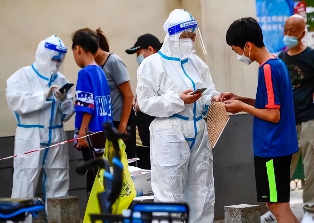 西安疫情第一个感染者轨迹,西安10例感染者轨迹