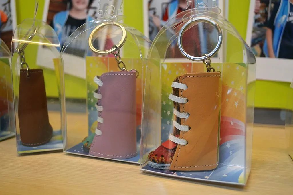 全球只有一家的工艺鞋子,超级好玩的鞋子