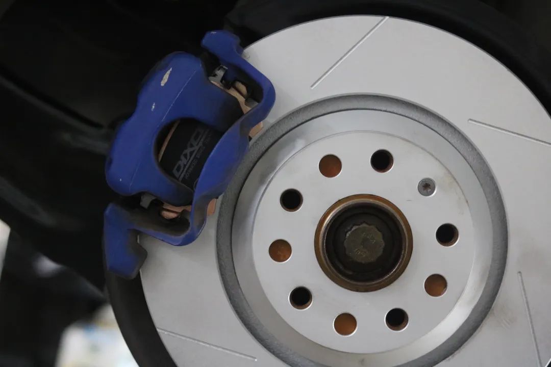 r36翻新改造全过程,大众r36这么老的车怎么还卖这么贵