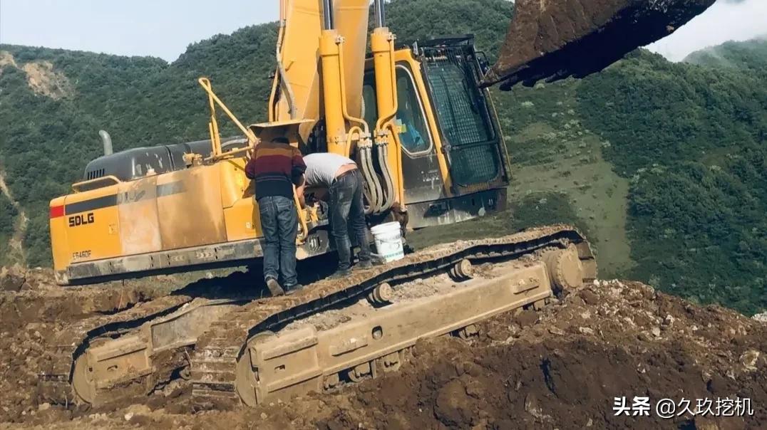 挖掘机工程款拖欠最快解决方法,挖掘机师傅活不好找