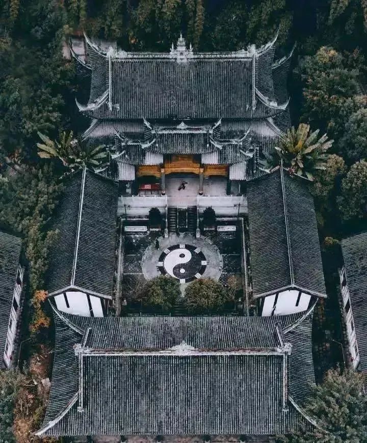 不应被隐入尘烟的重庆大坪角落，却是五十年前风华绝代的高贵