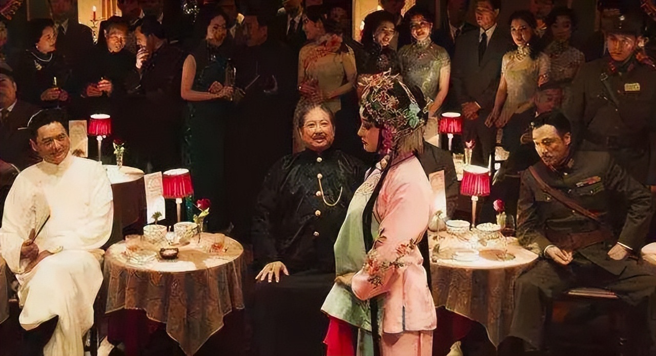 他曾是上海滩说一不二的黑帮大佬，却因为一次选择遗憾终身