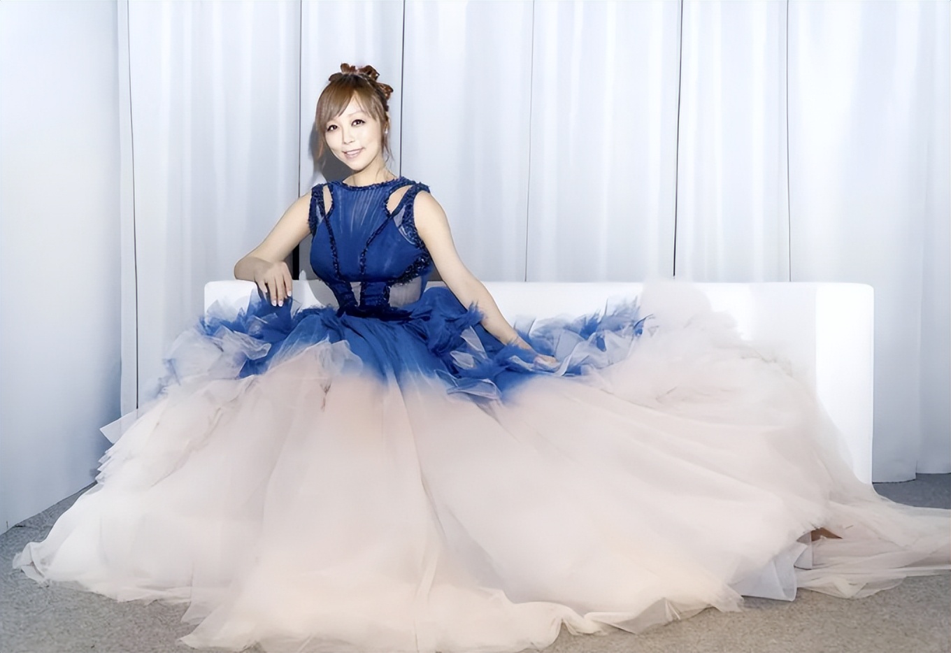 假装高贵、喜欢炫富、爱傍富豪，这些台湾女星活该没有好下场