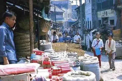 沿河批发市场在哪里,芜湖最大小商品批发市场