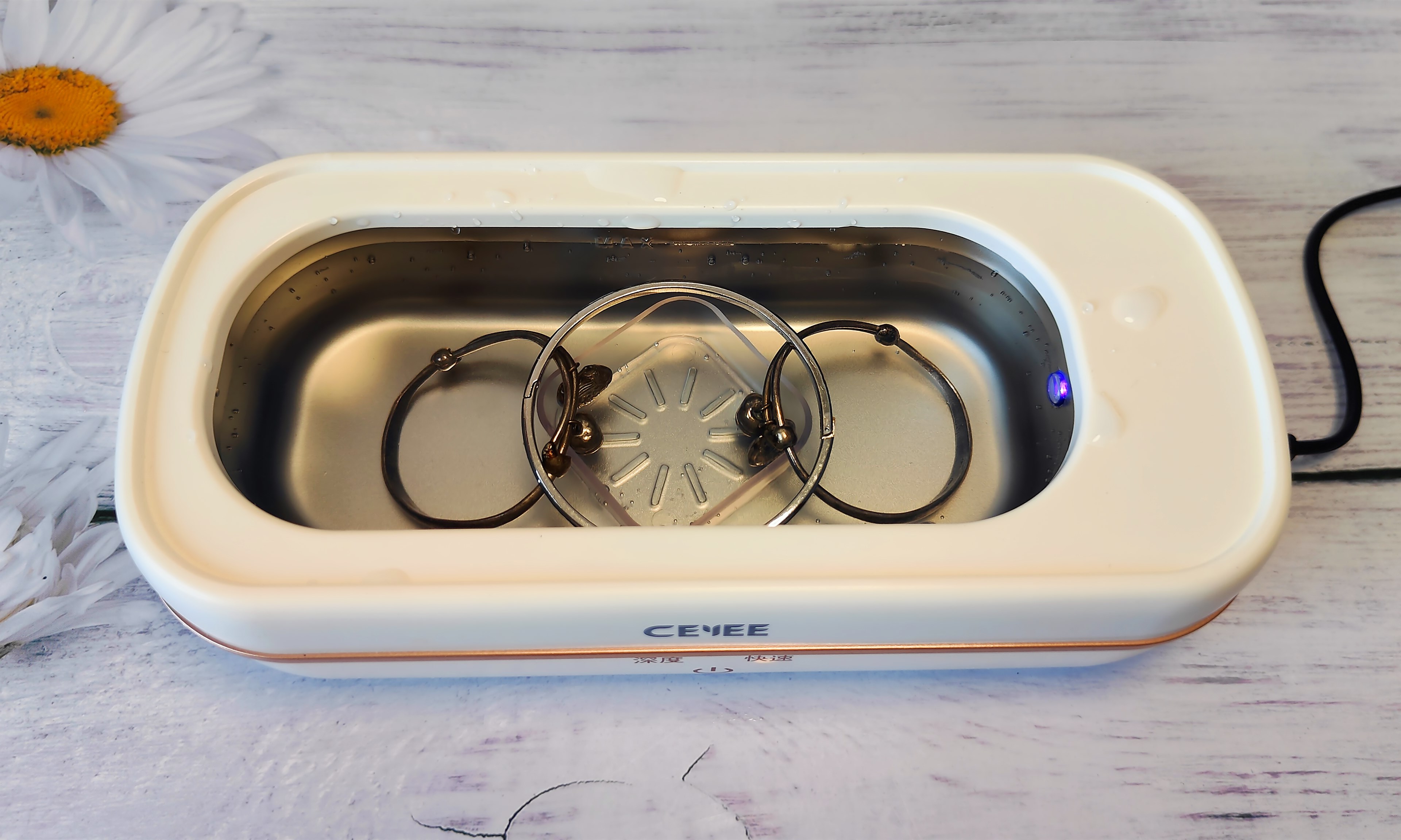 多功能泡泡清洗神器,便携隐形清洗神器