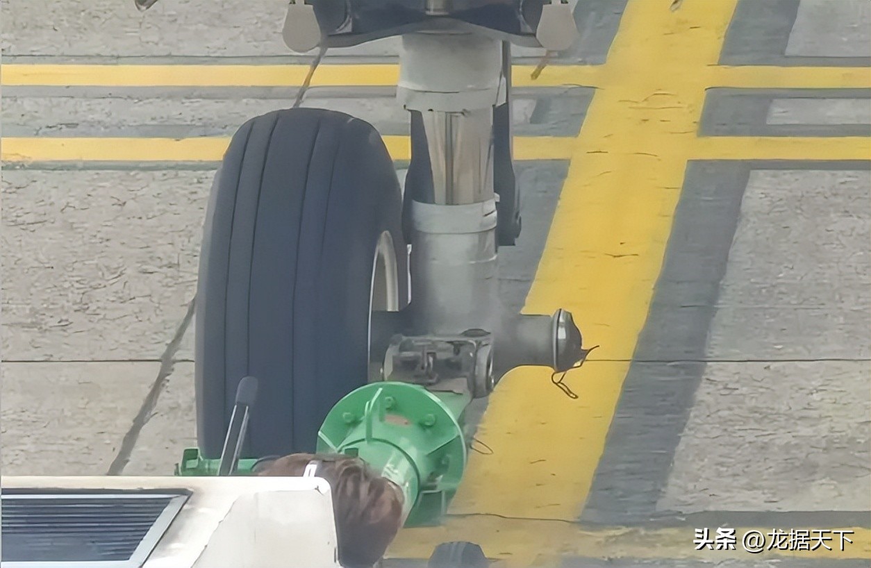 国泰航空780航班事故空地对话记录,国泰波音787客机香港起飞