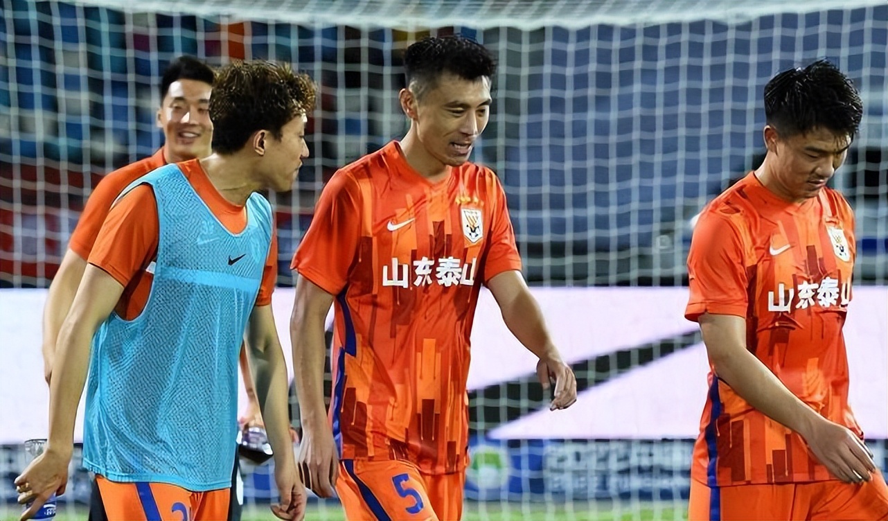 好消息！国字号队长成鲁能中卫位置新面孔，下一轮就有望首发驰援