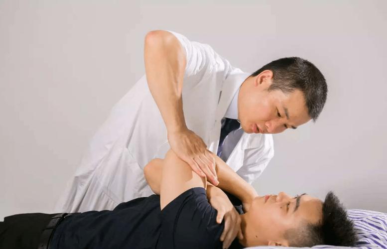 腰椎间盘突出怎么正确吊单杠,长期坚持吊单杠治好了腰椎间盘突出