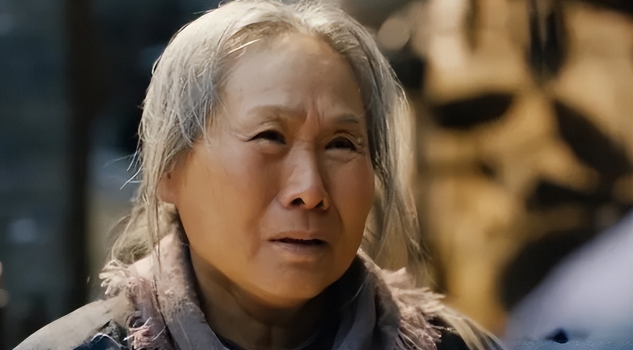 苇青演疯老太太,老太太演员苇青