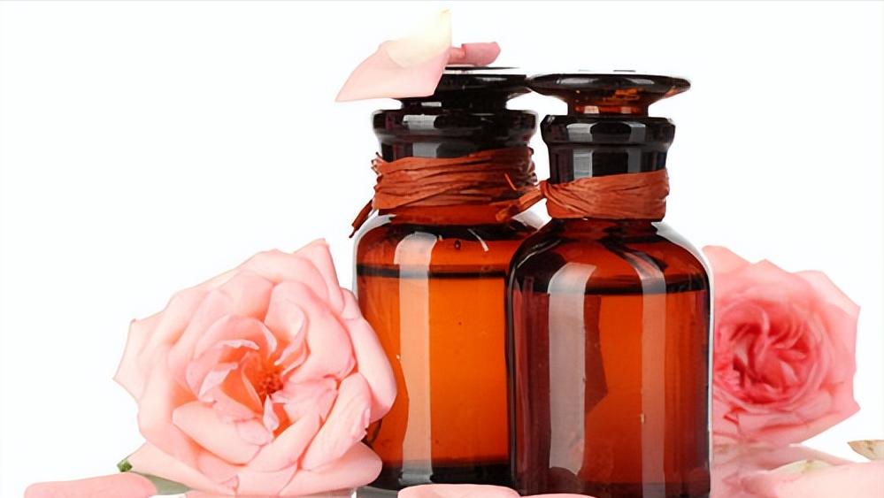 你想不到的4种隆胸方法,7个简单丰胸小妙招