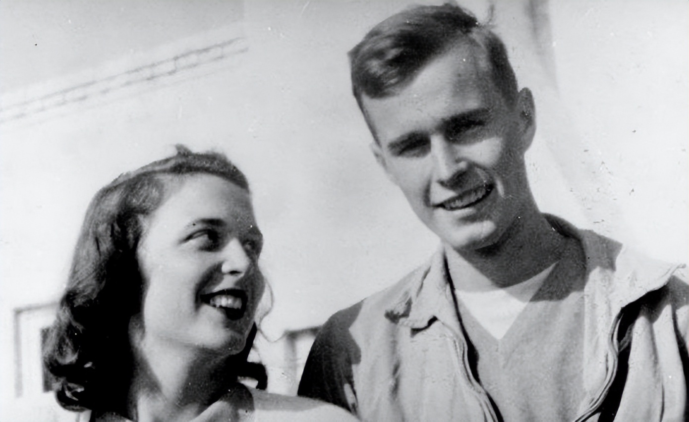 芭芭拉和老布什年轻时的照片,芭芭拉老布什