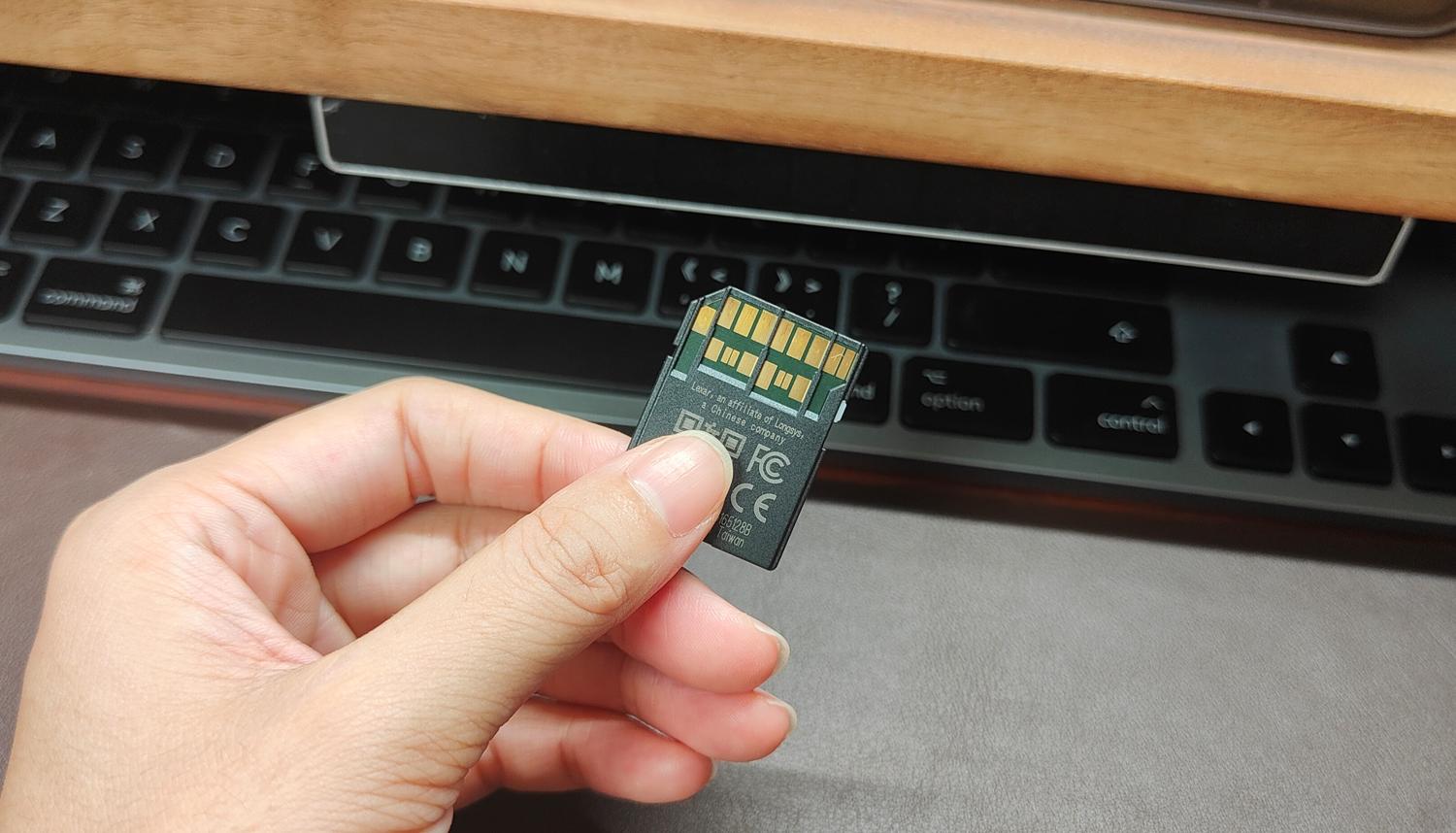 一个视频初学者的设备都有啥？2K显示器+存储工具+拓展坞+SD卡