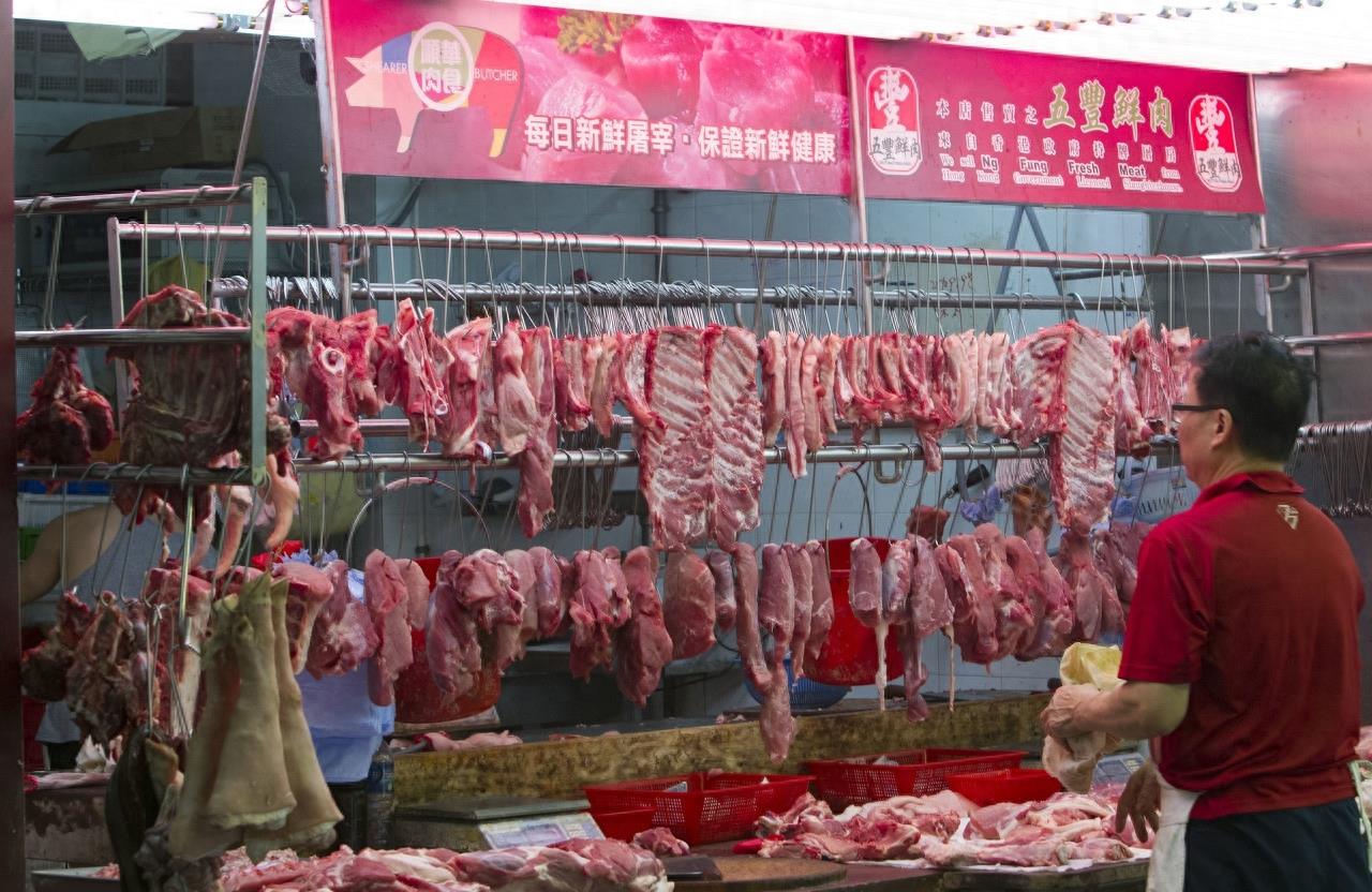 民间故事：屠户善心收了一只瘦羊，夜里却梦见一孕妇下跪求饶