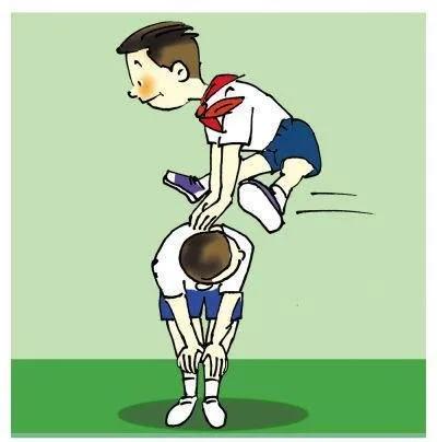 80后的童年游戏踢沙包,传统游戏打沙包儿童