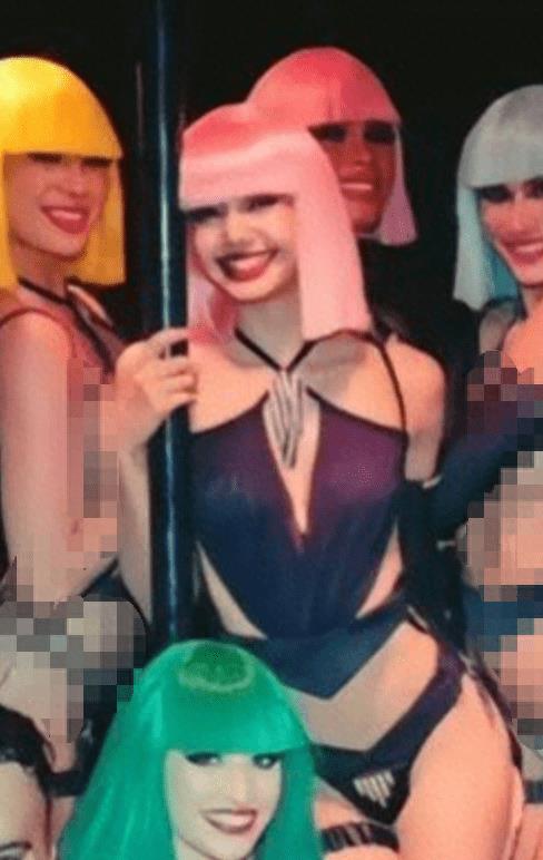 Lisa全裸疯马秀，6次脱衣尺度惊人！