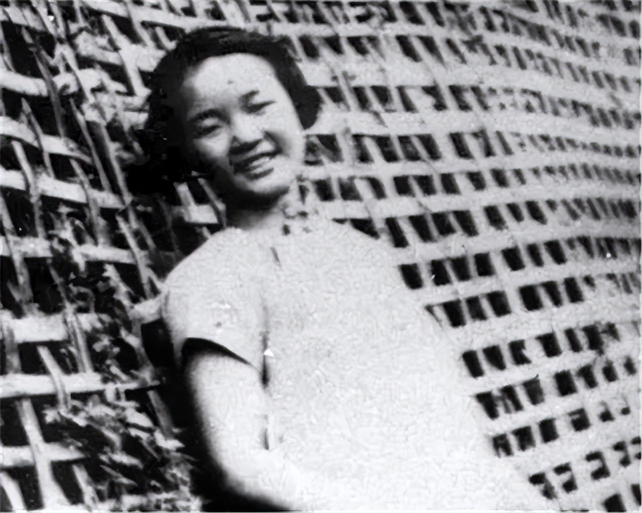 张露萍潜伏戴笠身边,档案潜伏在戴笠身边的张露萍