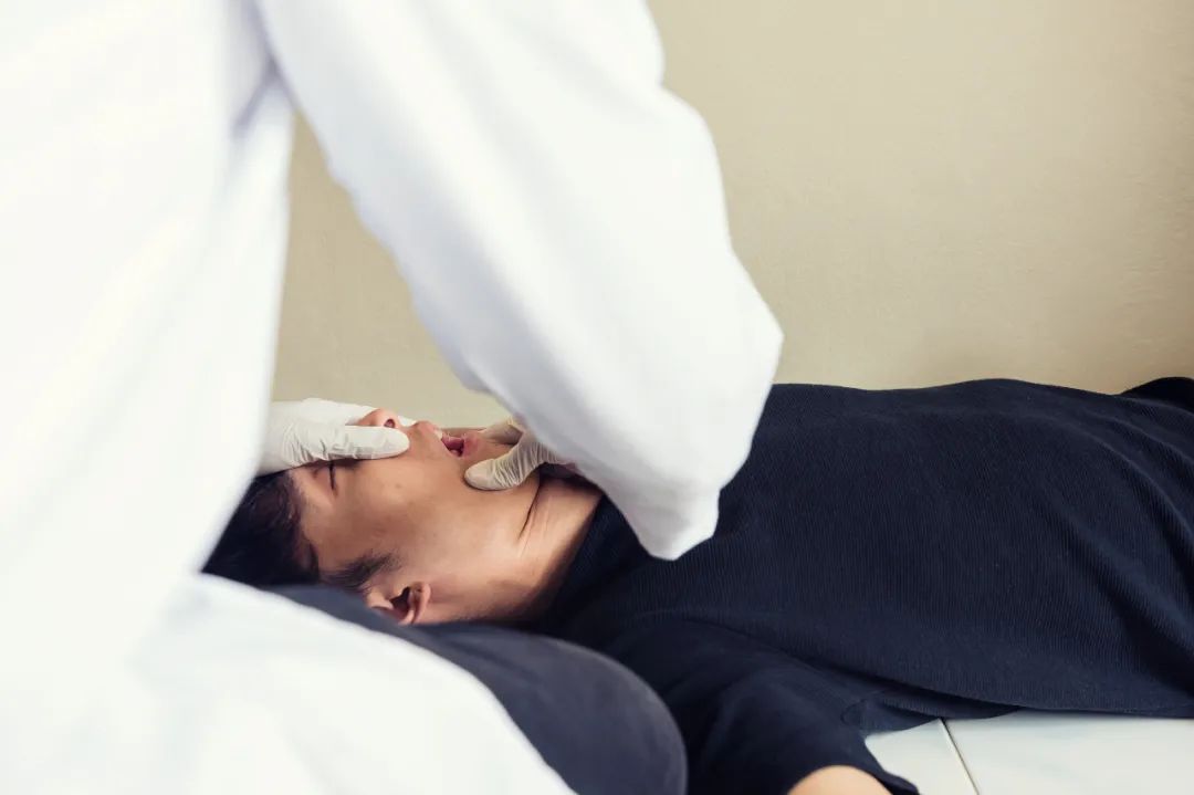 女性猝死23种原因,猝死前兆及自救