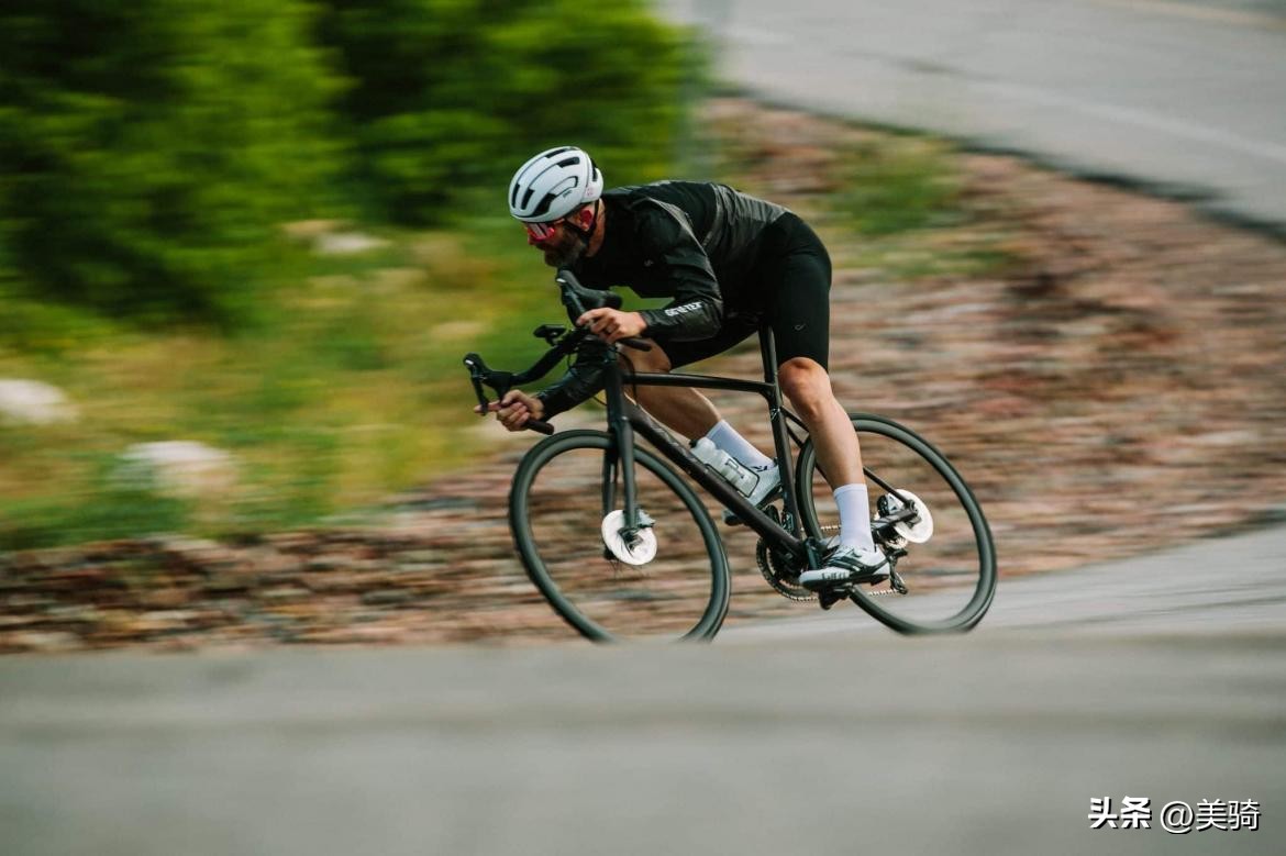 外媒评价全地形公路车,盘点那些外形硬朗的公路车
