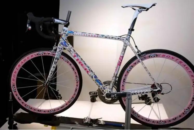 “凤凰牌”自行车作为时代的产物，至今没消失，它在我国什么地位？