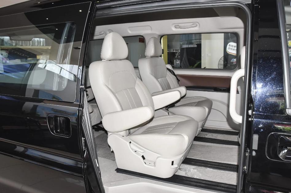 国产mpv东风,东风风行菱智m5奋斗款驾驶体验