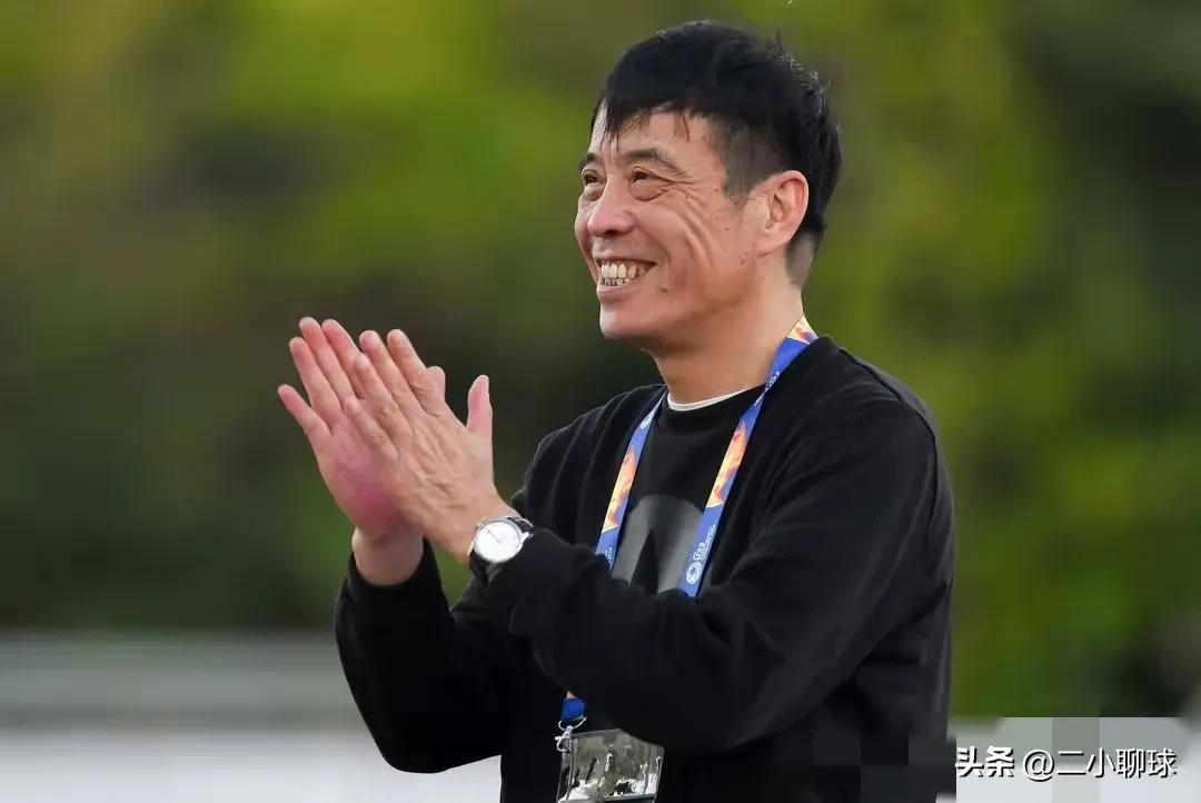 武汉三镇抗议:中国足球“千疮百孔，一地鸡毛”可谓多事之秋。