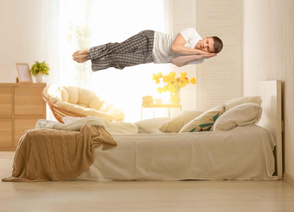 老人睡觉起得迟是好事吗,老人睡得晚起得早有什么危害吗