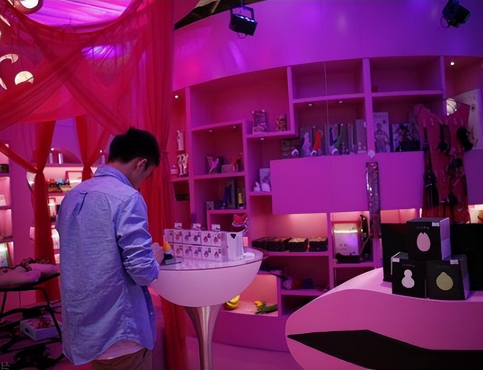 沉浸式第一视角体验被欺凌,成年人体验馆被查