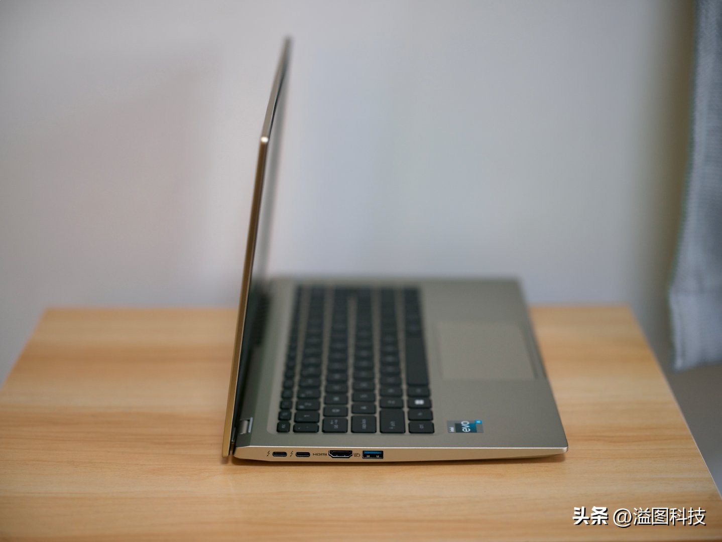 宏碁非凡s3的无线鼠标插口在哪,宏碁非凡s3自动感应亮度怎么关