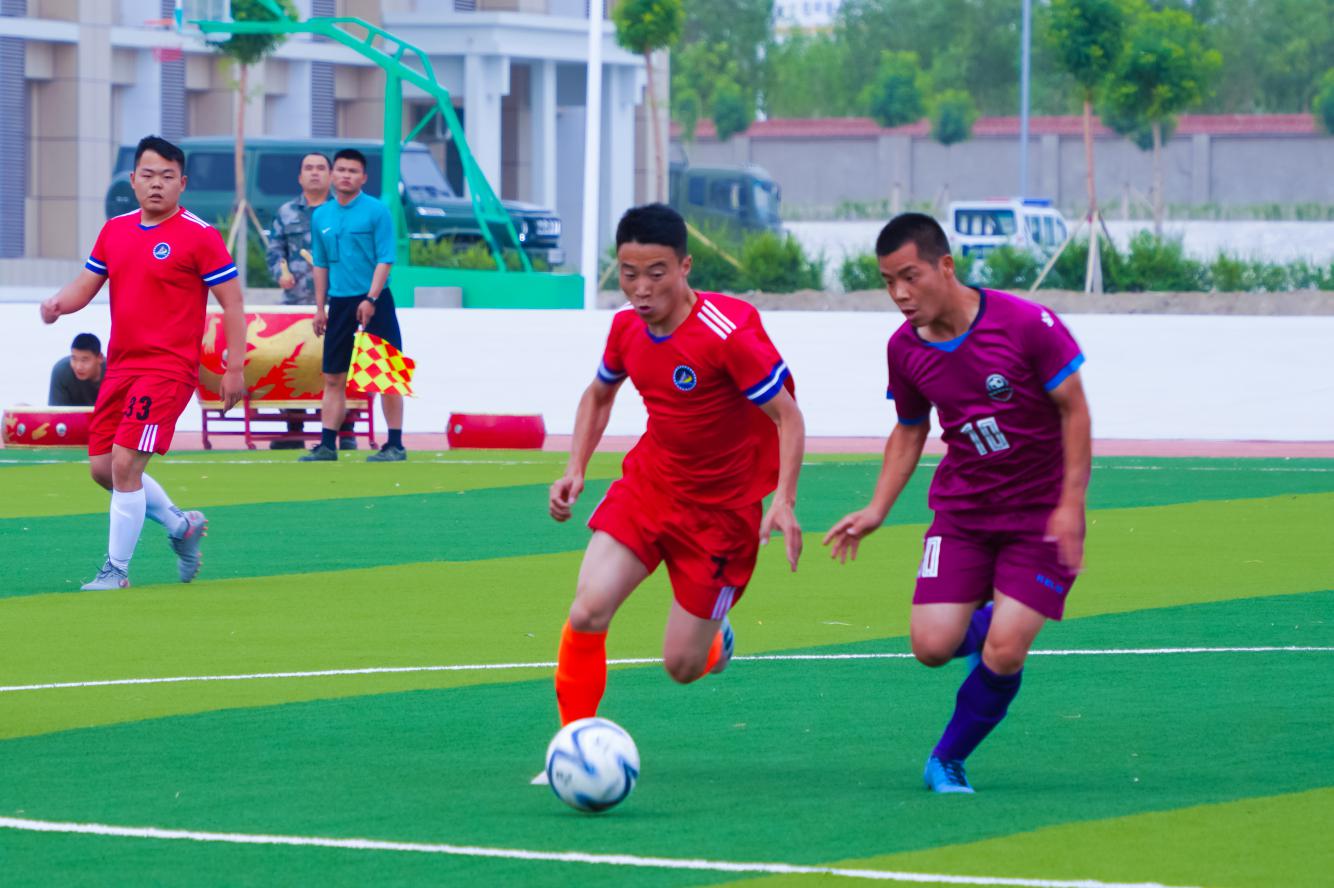 奔跑吧战士,绿茵场上尽情奔跑感受比赛的快乐