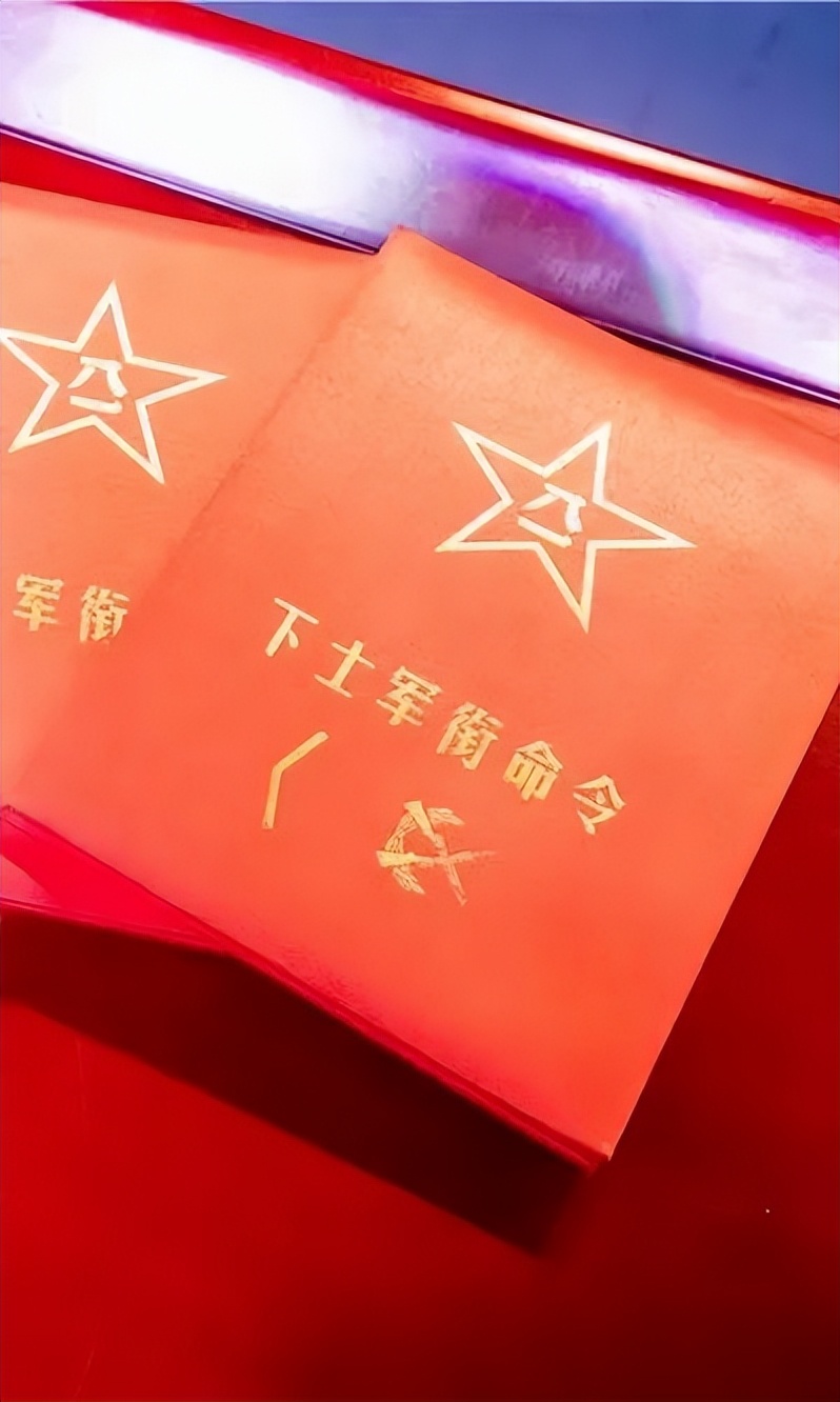 新兵授衔仪式最新照片,新兵下连授军衔什么时候开始的