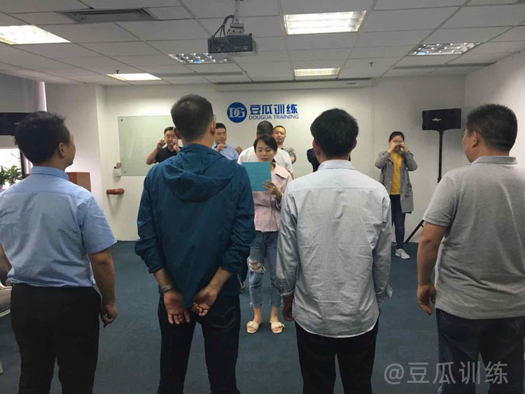 发言很紧张声音抖怎么马上克服,一发言就紧张说话发抖怎么办