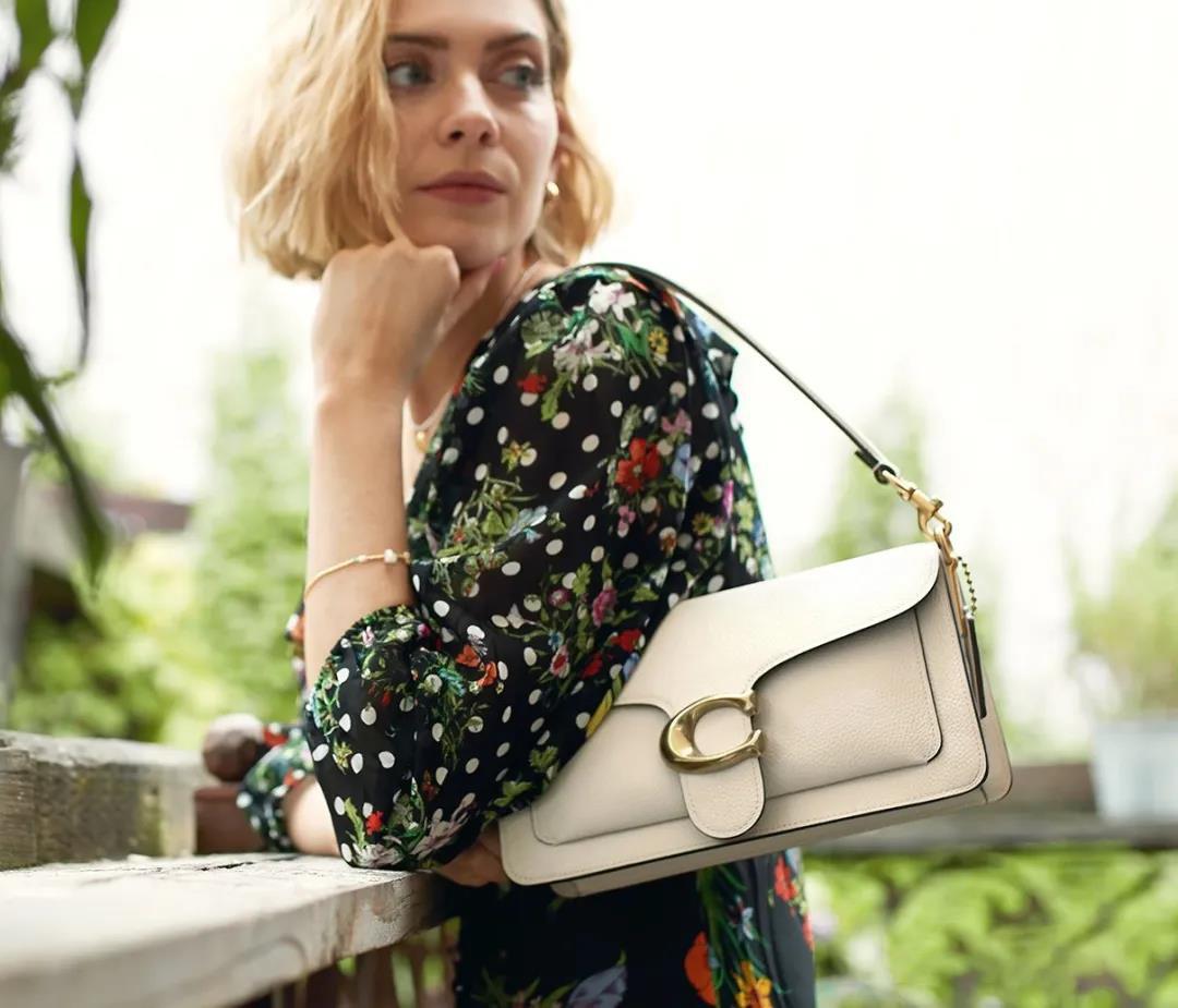 coach最经典女包,coach经典百搭